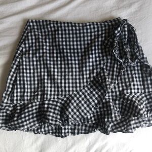 Honey Belle Black/white Gingham skort, size Sm